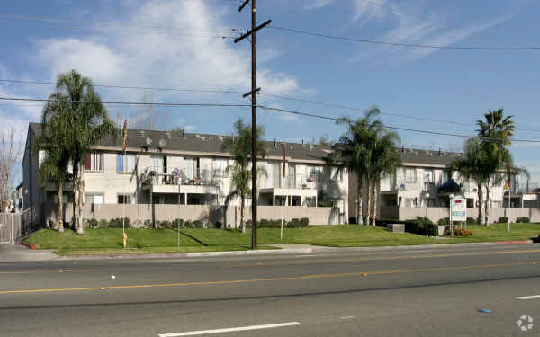 Building Photo - Arrow Wood Apartments