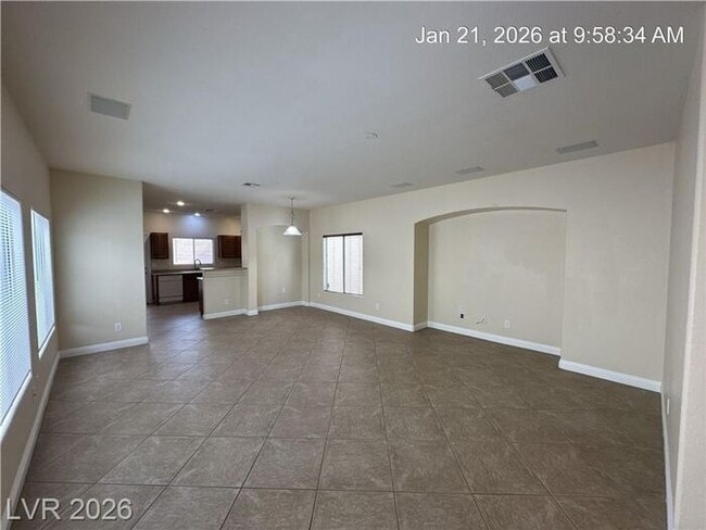 Building Photo - WONDERFUL NW HOME LOCATED IN THE ELKHORN RANCH COMMUNITY!!