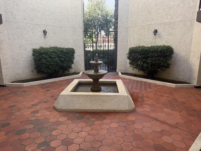 Foto del edificio - 39997 Cedar Blvd