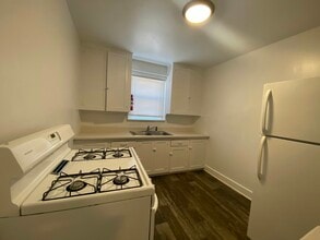 Building Photo - 609 St Joseph St