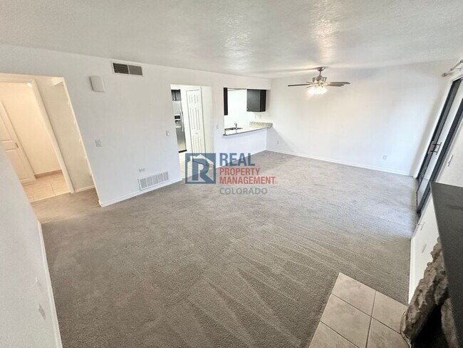 Foto del edificio - 14120 E Temple Dr