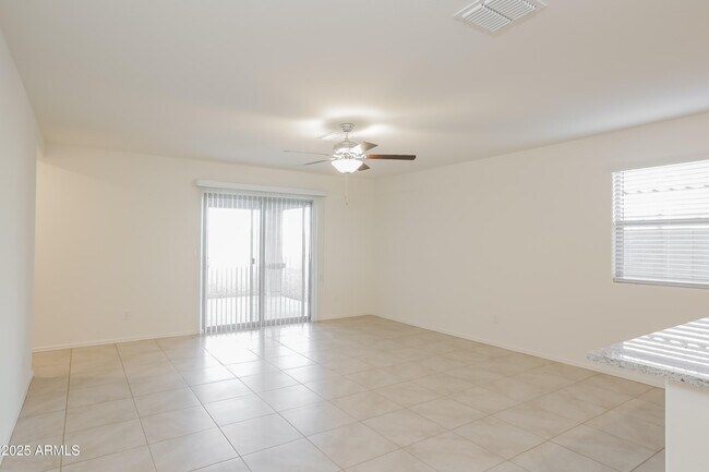 Foto del edificio - 9004 S 254th Dr