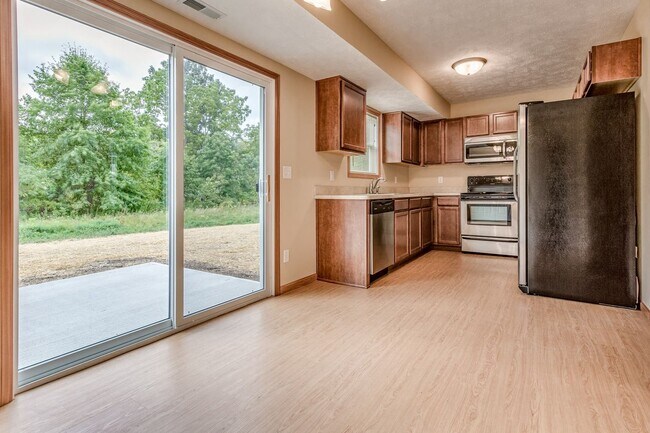 Building Photo - BELOW MARKET RENT!