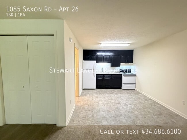 Building Photo - 1085 Saxon Rd