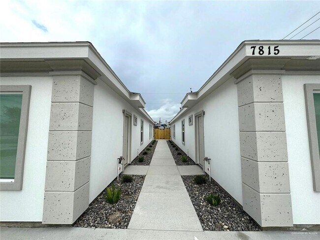 Foto del edificio - 7810 N 58th St