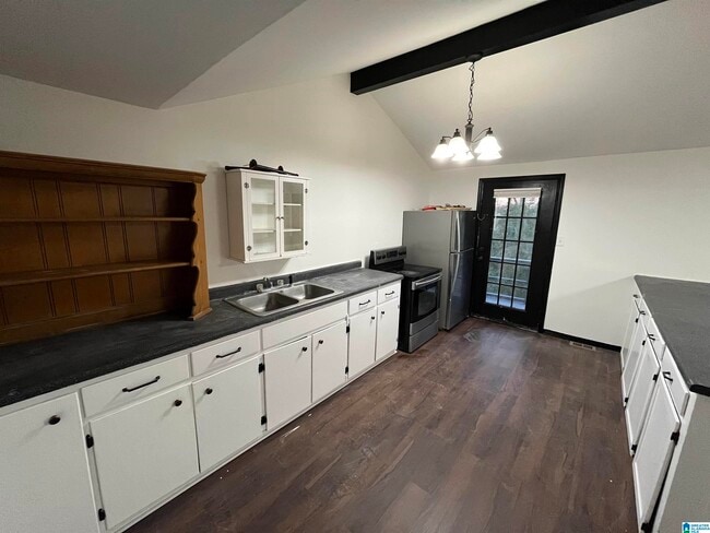 Building Photo - 36373637 Elmore Dr