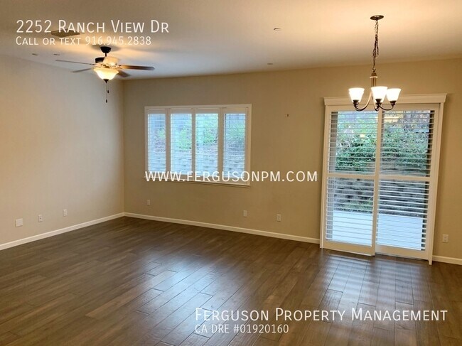 Building Photo - Gorgeous Three Bedroom Home in Whitney Ran...