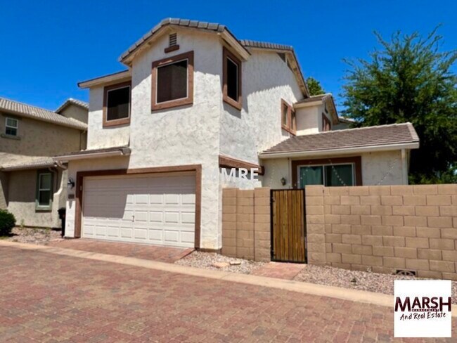 Building Photo - Cozy 2-story home with 3 bedrooms in Crism...
