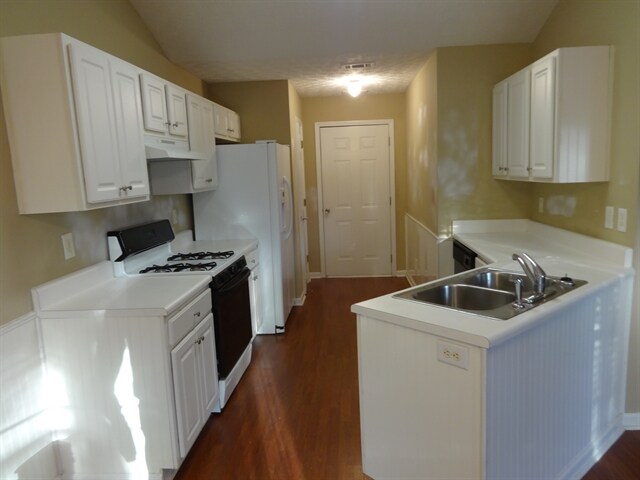 Building Photo - 4800 Markim Forest Ln