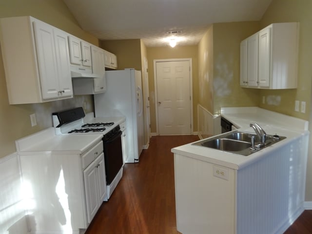 Foto del edificio - 4800 Markim Forest Ln