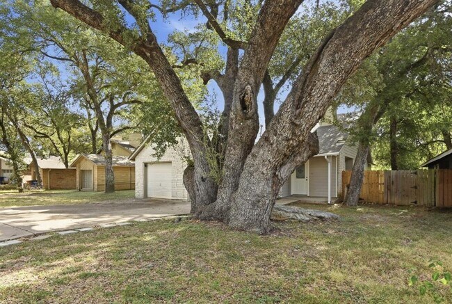 Foto del edificio - 2514 Howellwood Wy