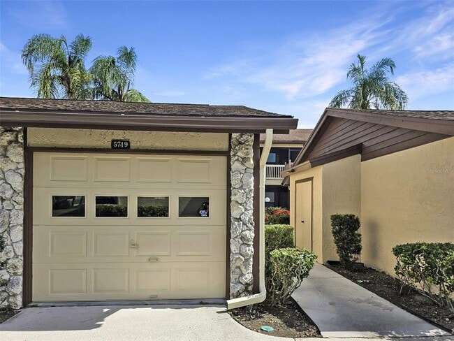 Building Photo - 5749 Avista Dr