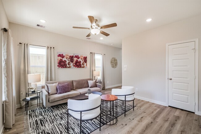 Foto del edificio - 14906 Eagle feather ct.