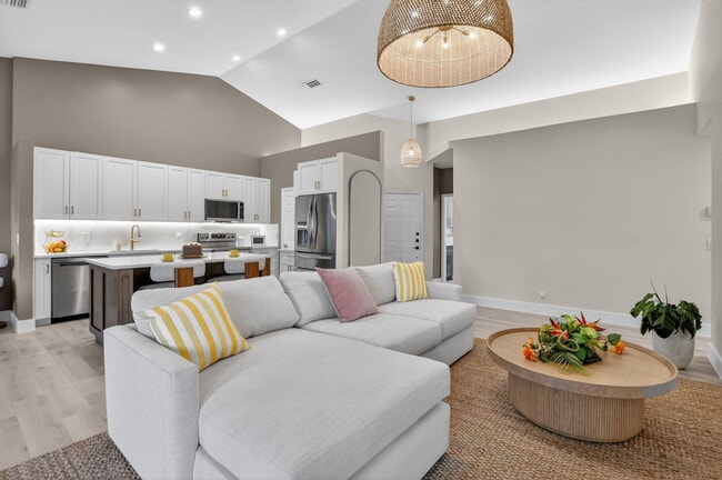 Building Photo - 5801 Coach House Cir