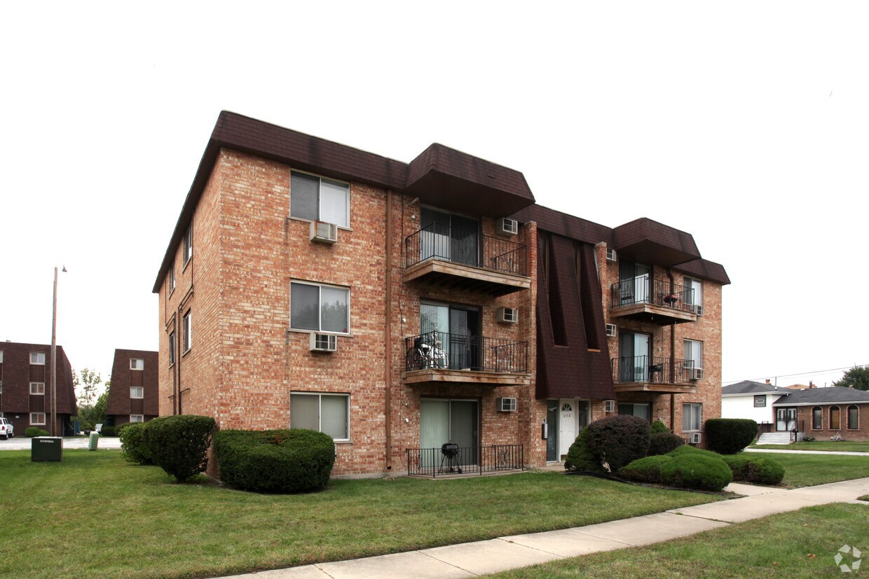 Building Photo - 374 Cornell Ave