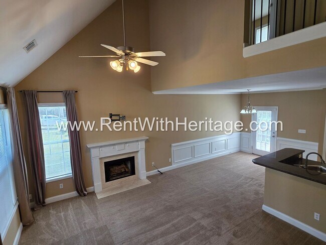 Foto del edificio - Gorgeous 5bd /3.5 bath Home/ Upgrades Galore/ Attention to Detail/ Great Location