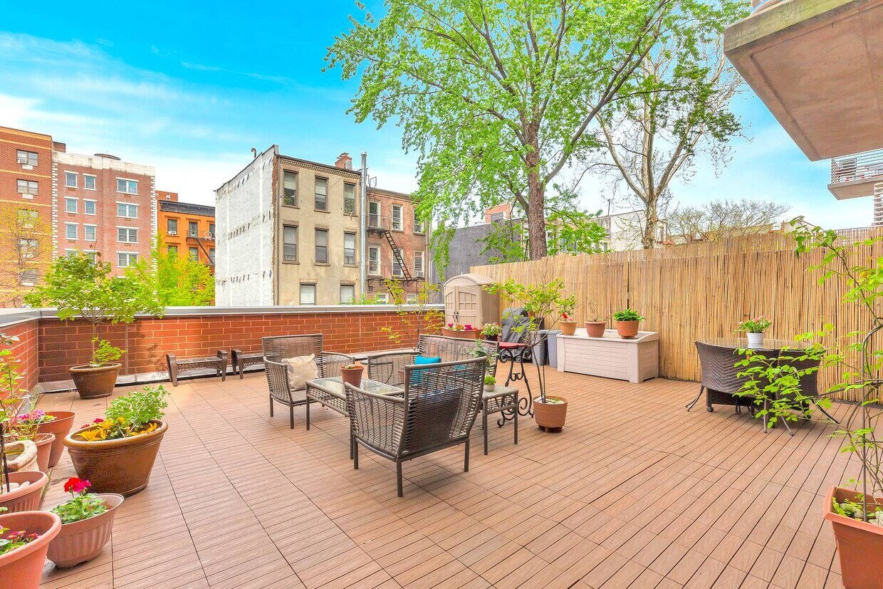 Foto principal - 161 E 110th St