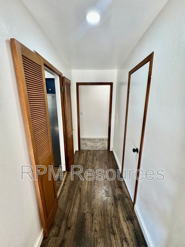 Foto del edificio - 2820 N McMillan Ave