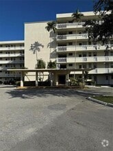 Building Photo - 2859 Leonard Dr