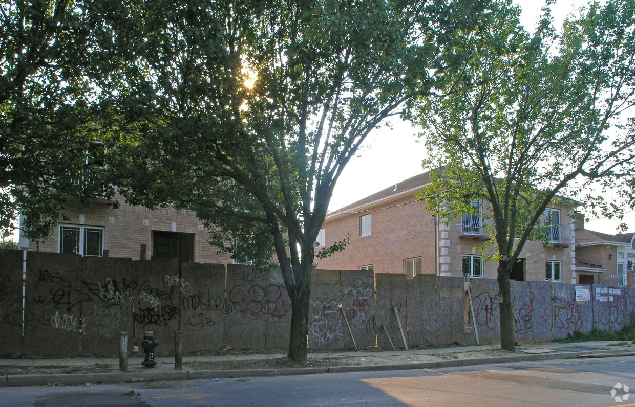 Primary Photo - 1325 Stadium Ave