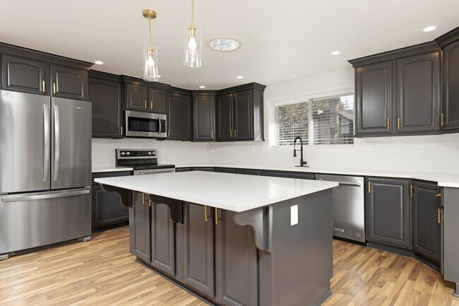 Building Photo - 3131 E Stone Point Dr