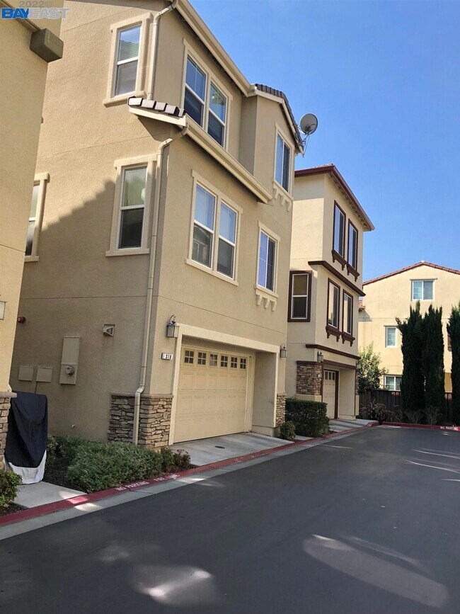 Building Photo - 318 Bead Grass Terrace