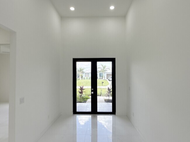 Foto del edificio - 2325 NW 37th Pl