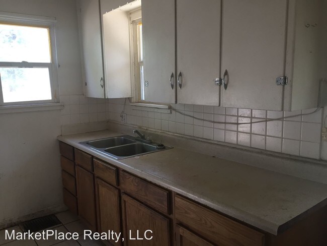 Foto del edificio - 1690 Geneva St