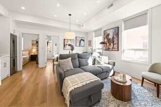 Building Photo - 168 McCaul St