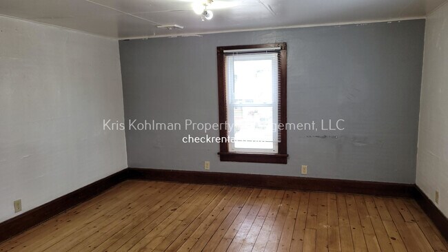 Building Photo - 914 Madison St
