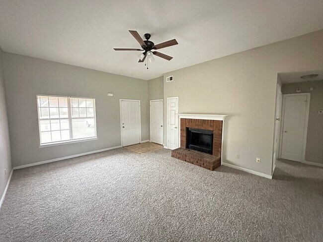 Foto del edificio - 5325 Ragan Ridge Dr