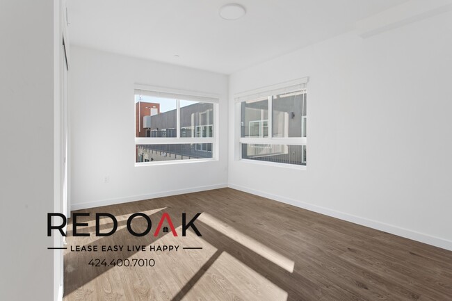 Foto del edificio - ~NEW CONSTRUCTION~ Brilliant Two Bedroom F...