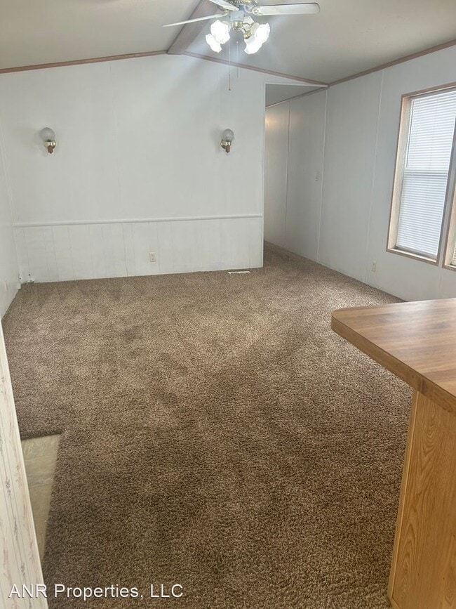 Building Photo - 2 br, 1.5 bath House - 330 W Chubbuck Rd, ...