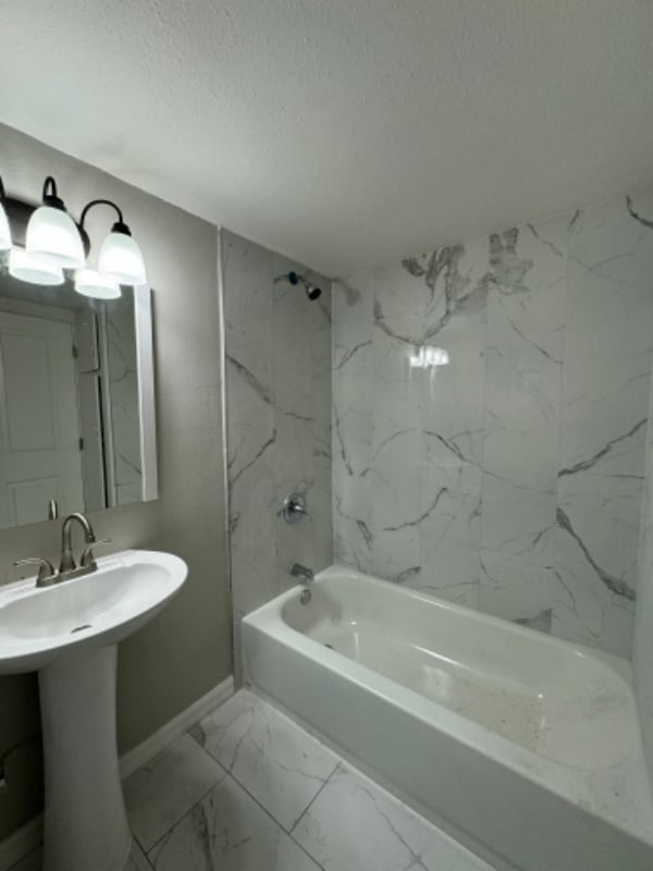 Building Photo - 4020 N Scenic Hwy