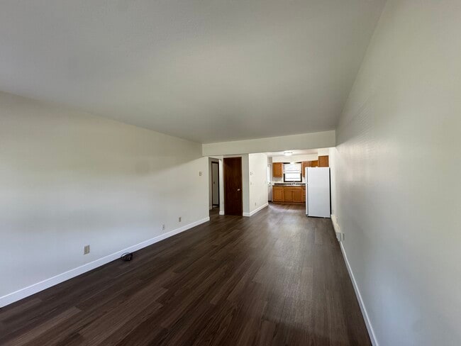 Building Photo - 3137 Runway Ave