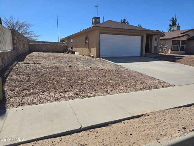 Building Photo - 1400 Cravens St