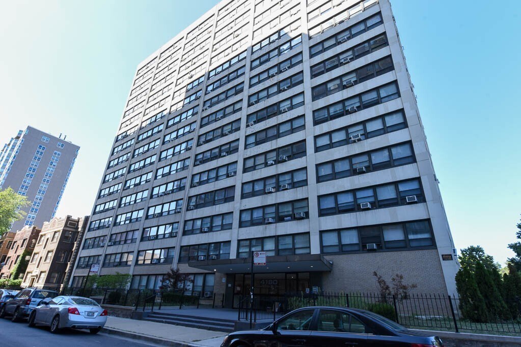 Foto principal - 4180 N Marine Dr