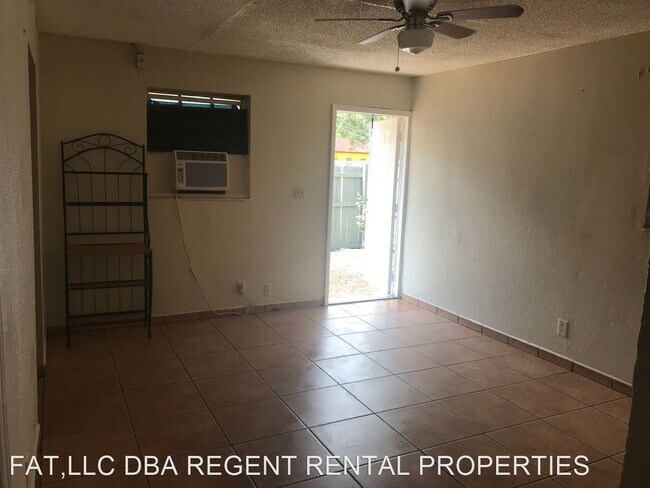 Foto del edificio - 3 br, 1 bath House - 700 NW 14 WAY