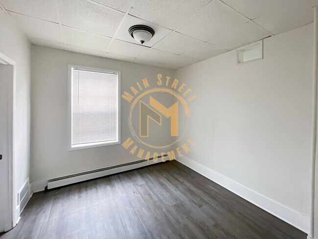Building Photo - 734 Elmore St