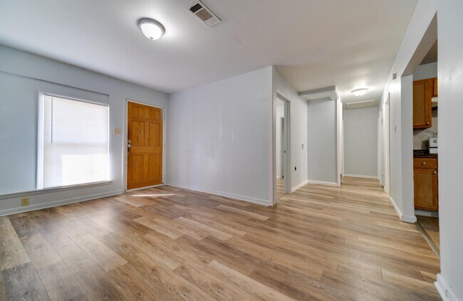 Building Photo - 6508 Pecan Ave