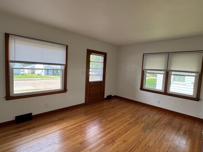 Building Photo - 1508 W 36th St