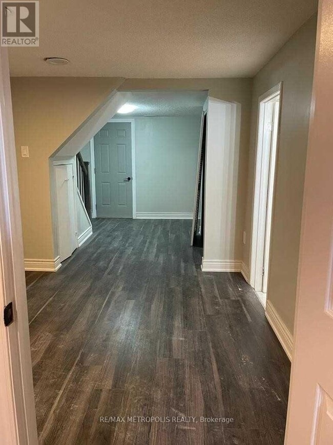 Photo du bâtiment - 26 Lansbury Dr