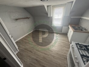 Building Photo - 4067 E 57th St