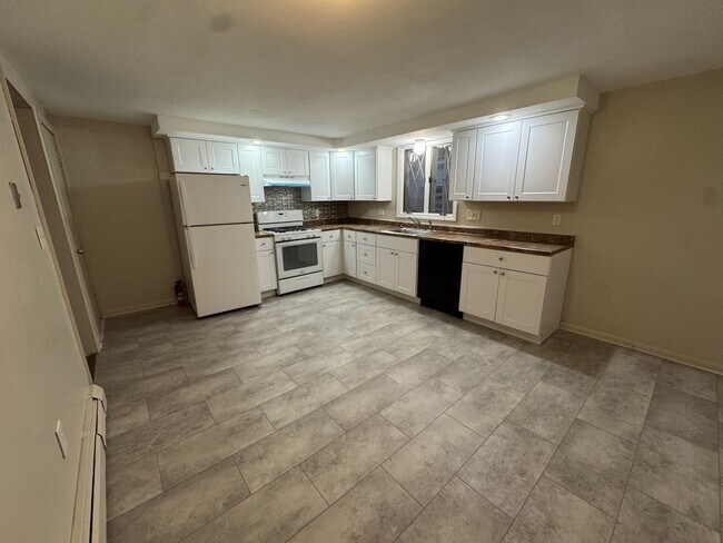 Building Photo - 48 Fisher St