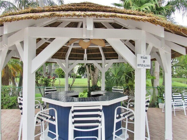 Foto del edificio - 2217 Cypress Island Dr