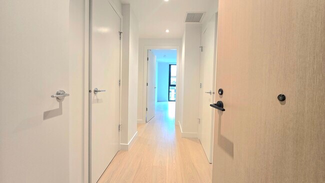 Photo du bâtiment - 402 -1530 W 6th av