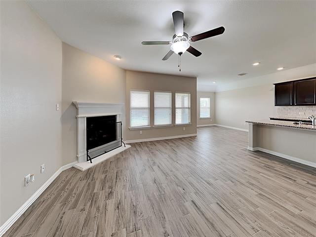 Building Photo - 909 Silverbell St