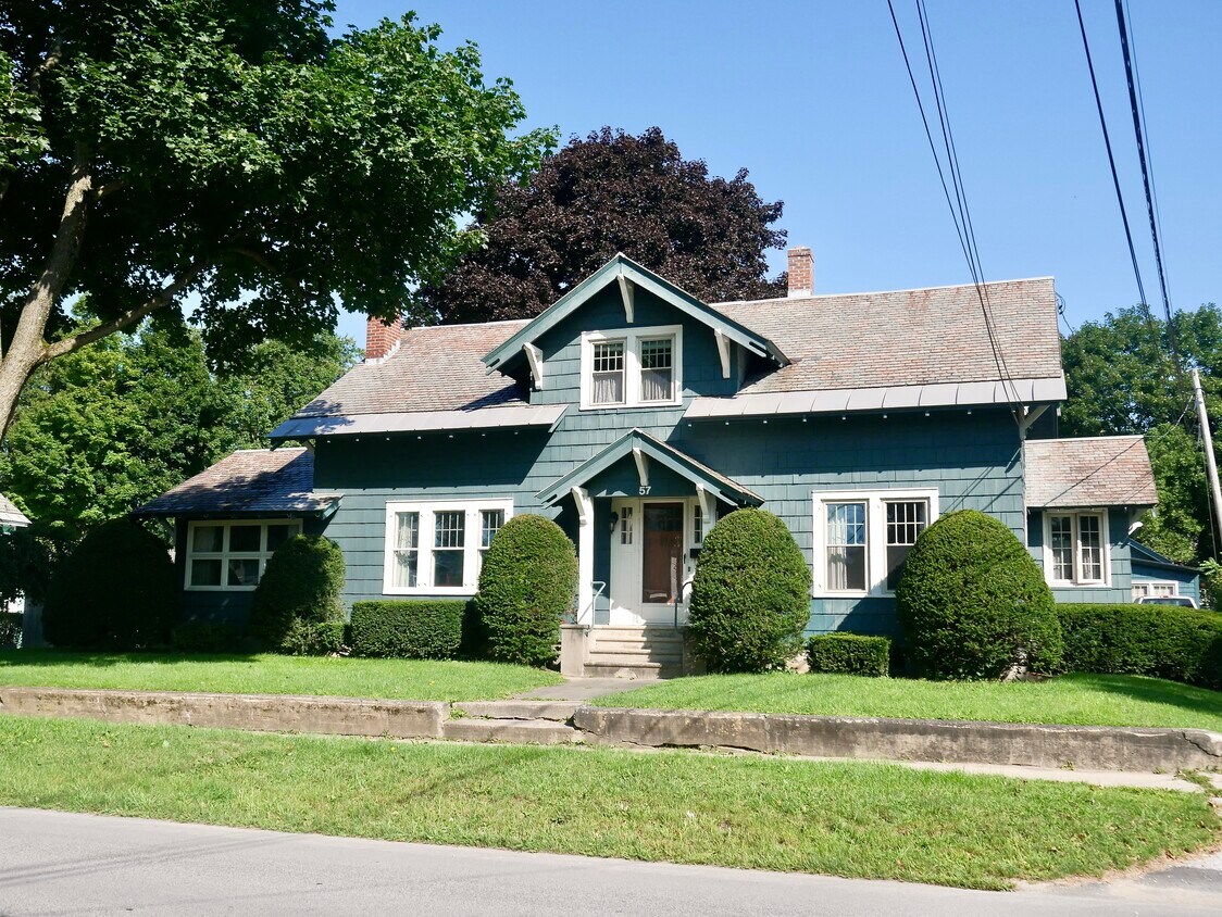 Primary Photo - 57 Jackson Ave