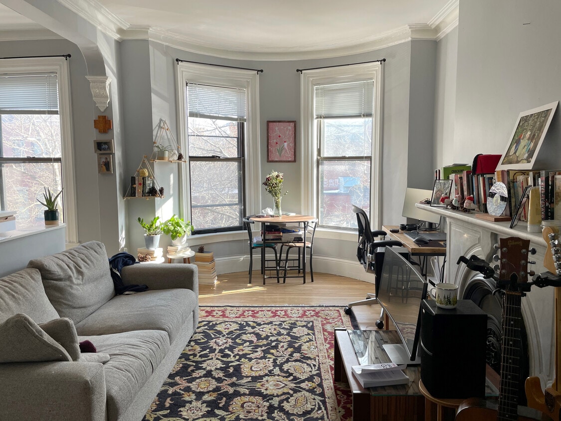 Primary Photo - 39 Warren Ave
