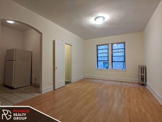 Foto del edificio - 4857 N Damen Ave